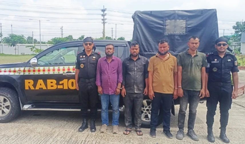 ভুয়া র‍্যাবকে ধাওয়া দিয়ে ধরল আসল র‍্যাব